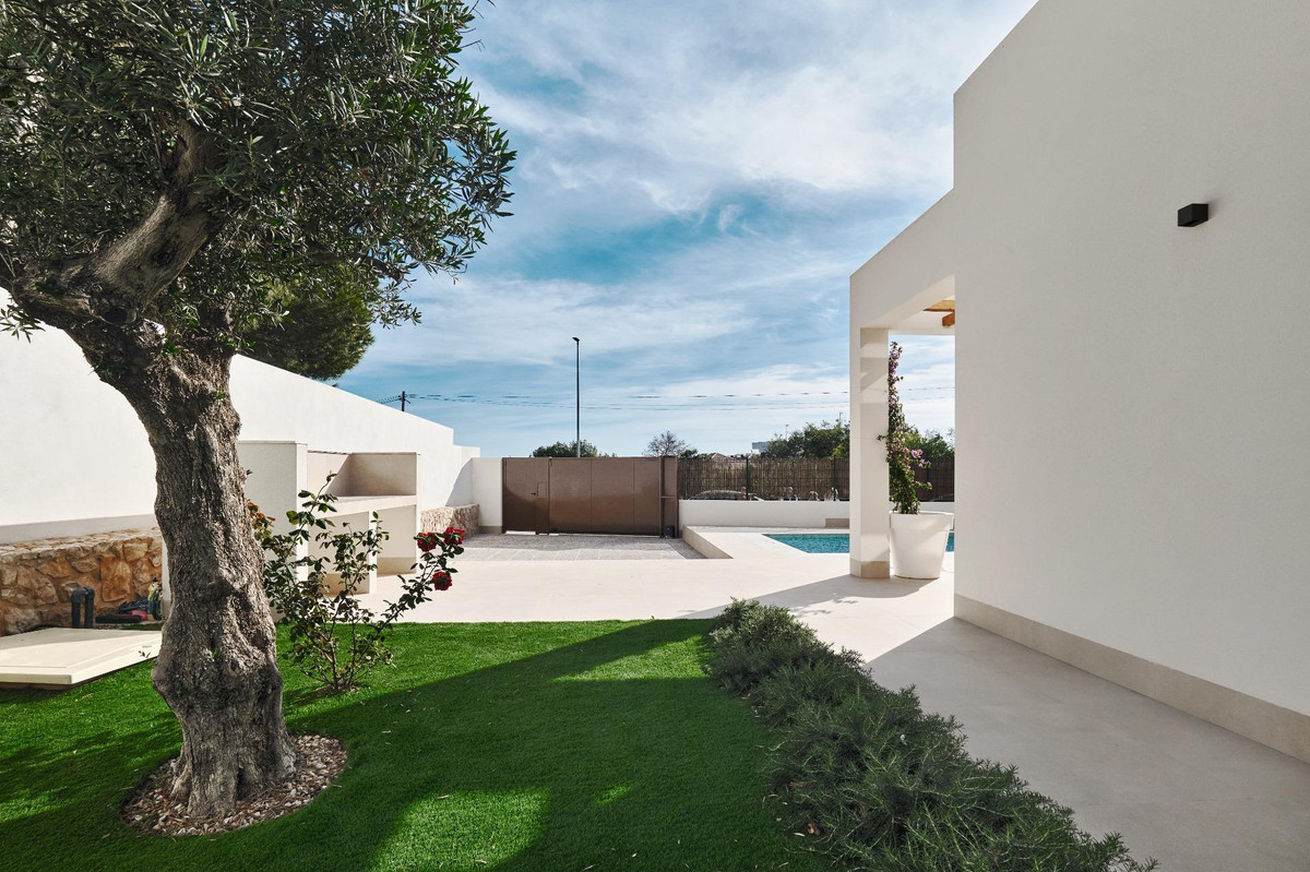 Se vende Villa - Chalet de 3 dormitorios en Costa Blanca, Alicante, España