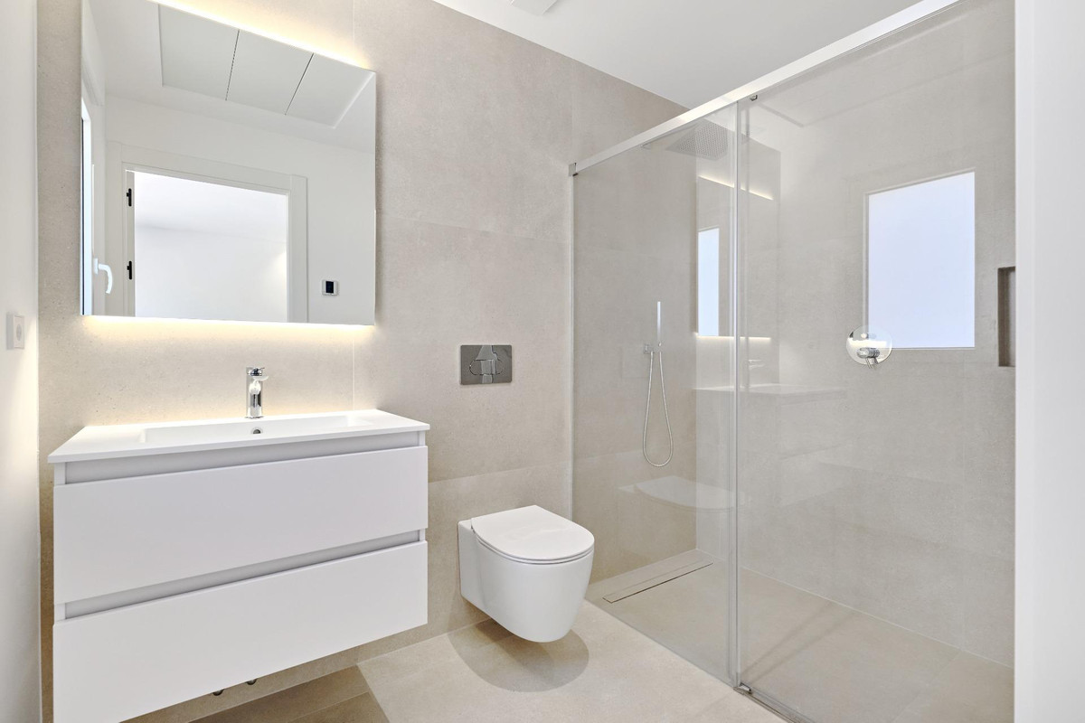 Se vende Villa - Chalet de 3 dormitorios en Costa Blanca, Alicante, España