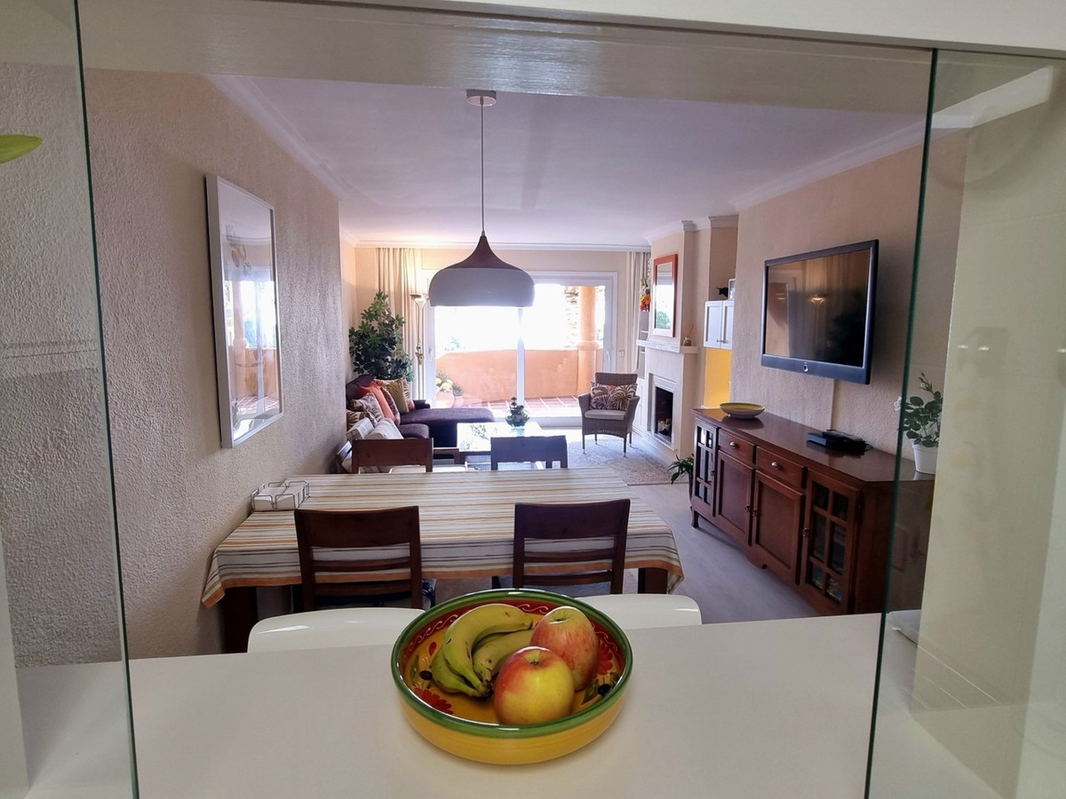 Se vende Apartamento Planta Media de 2 dormitorios en Costa Del Sol, Málaga, España