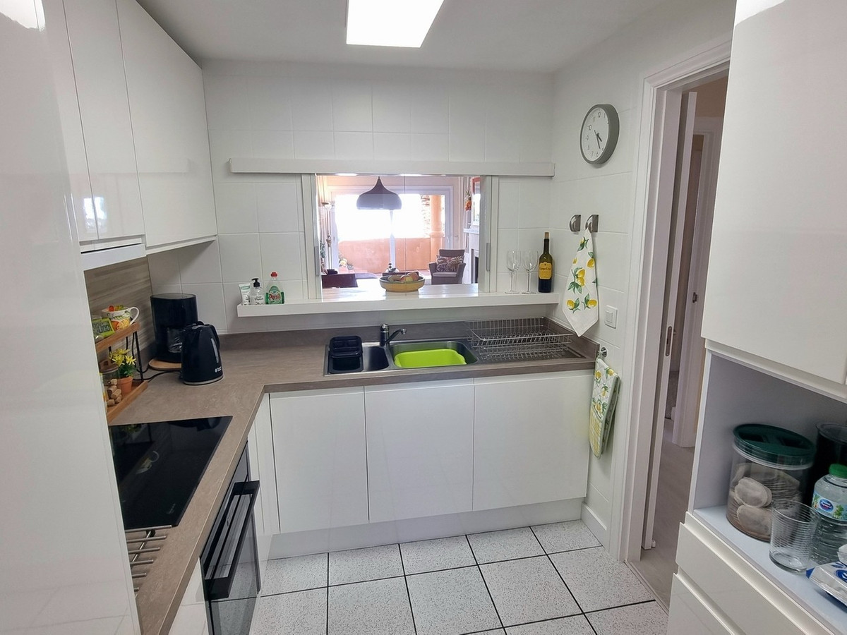 Se vende Apartamento Planta Media de 2 dormitorios en Costa Del Sol, Málaga, España
