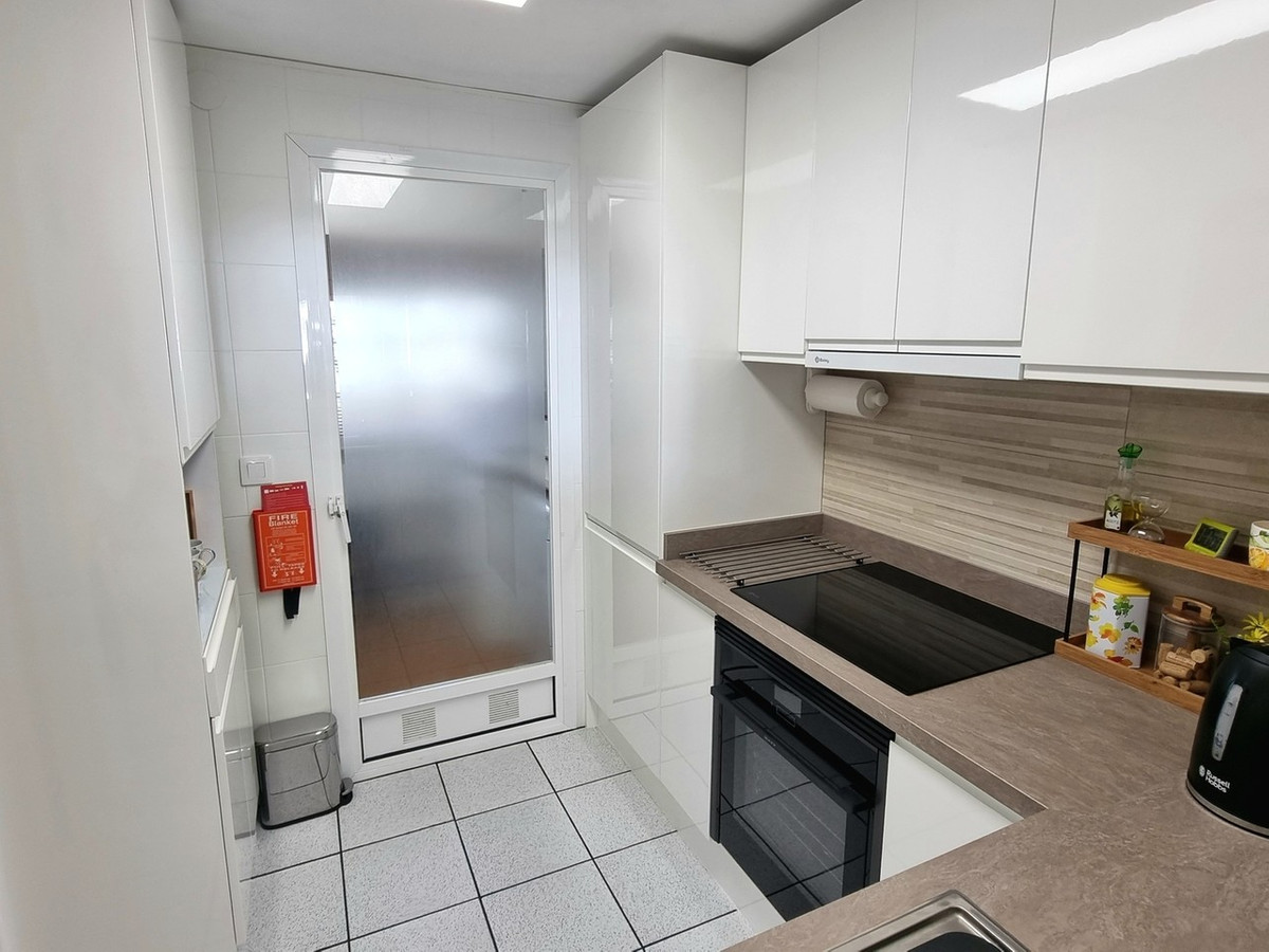 Se vende Apartamento Planta Media de 2 dormitorios en Costa Del Sol, Málaga, España