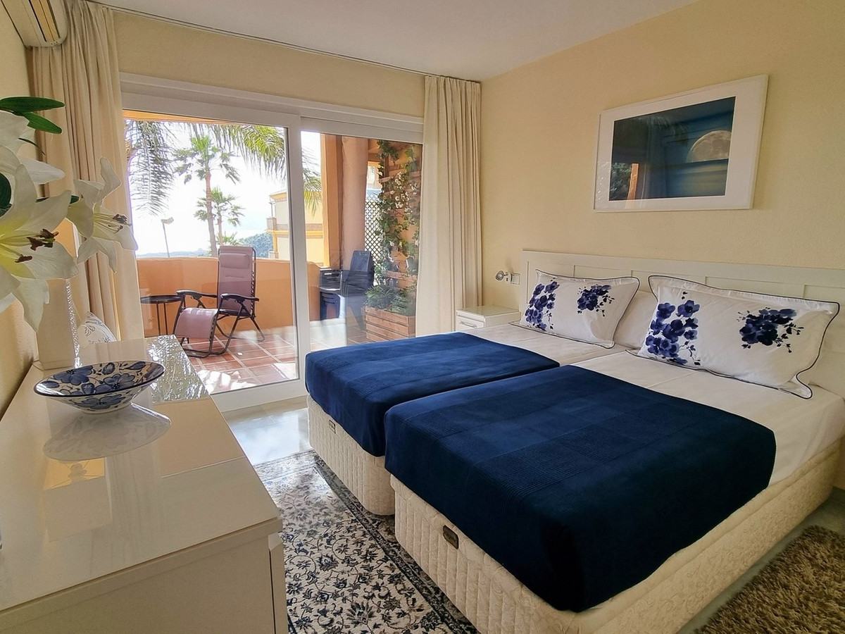 Se vende Apartamento Planta Media de 2 dormitorios en Costa Del Sol, Málaga, España