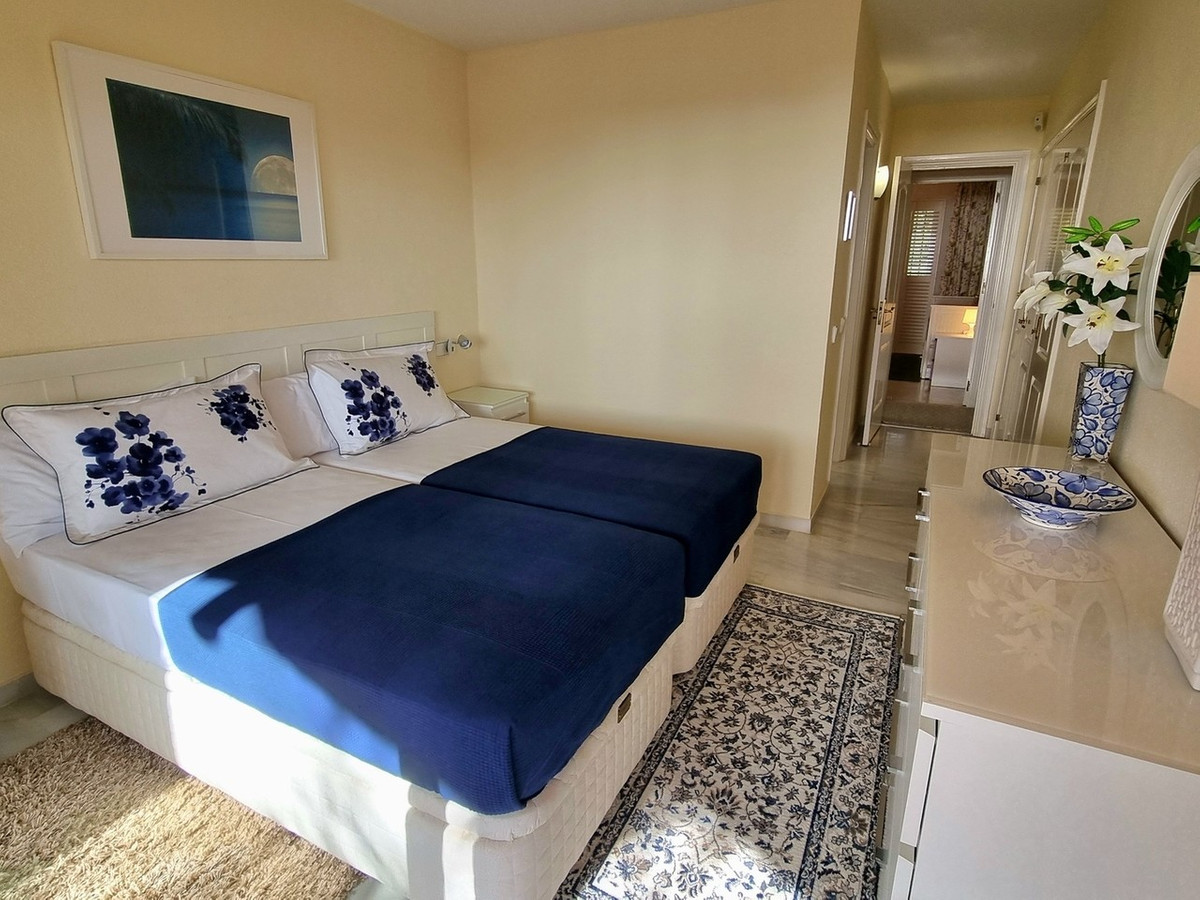 Se vende Apartamento Planta Media de 2 dormitorios en Costa Del Sol, Málaga, España