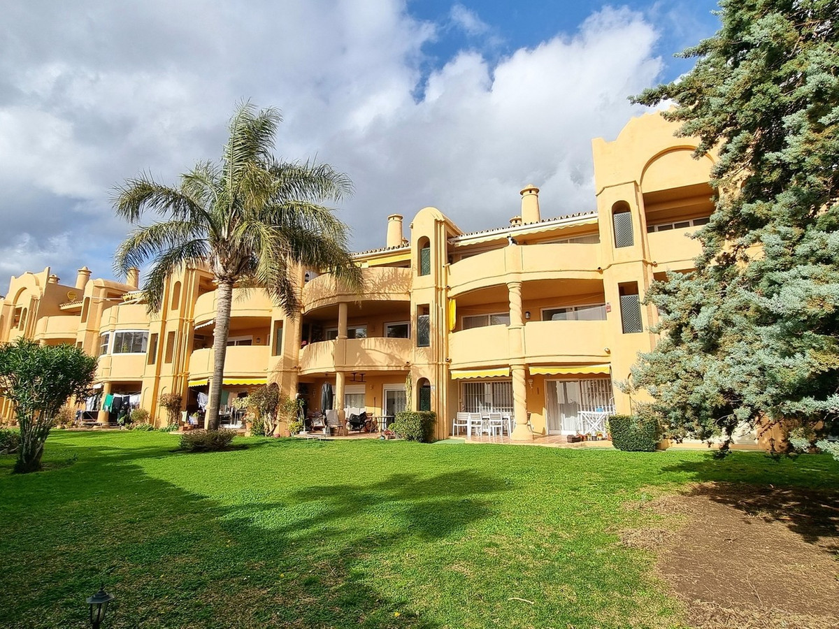 Se vende Apartamento Planta Media de 2 dormitorios en Costa Del Sol, Málaga, España