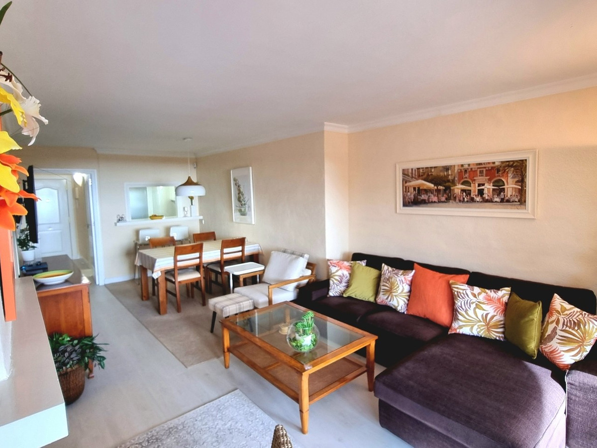 Se vende Apartamento Planta Media de 2 dormitorios en Costa Del Sol, Málaga, España