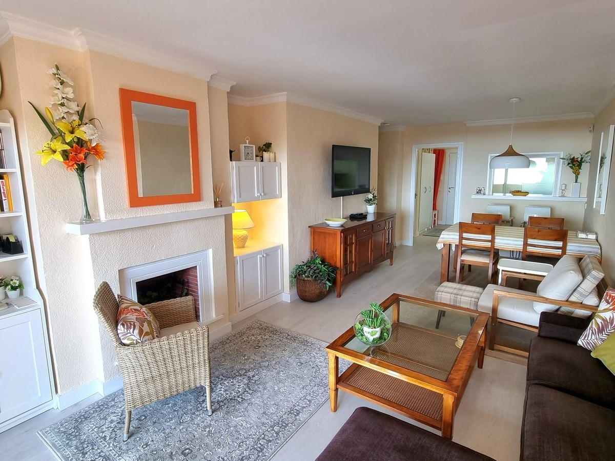 Se vende Apartamento Planta Media de 2 dormitorios en Costa Del Sol, Málaga, España