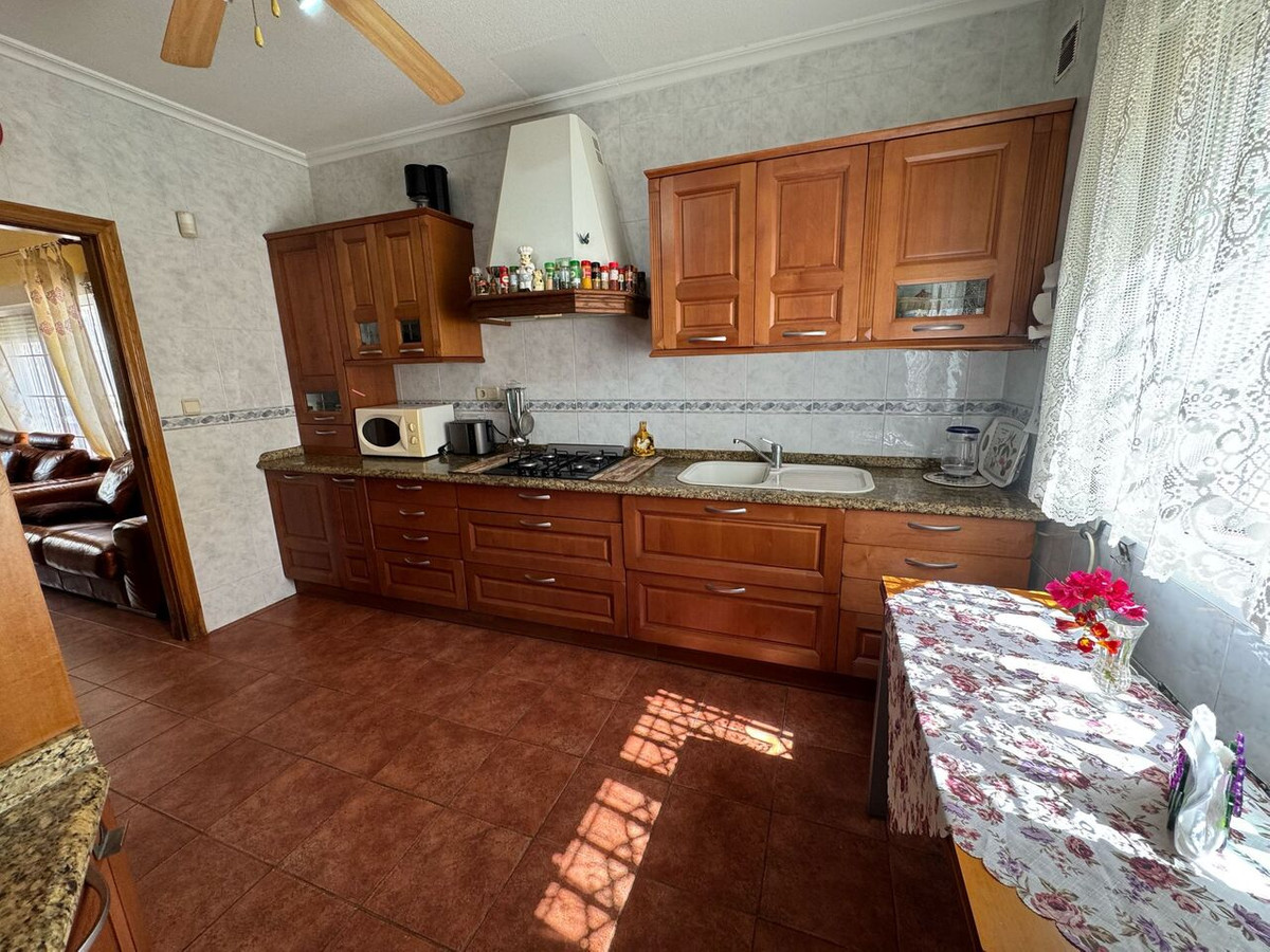 Se vende Villa - Chalet de 4 dormitorios en Costa Blanca, Alicante, España