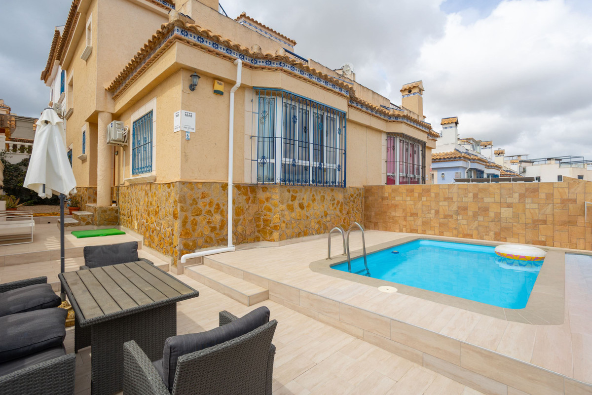 3 Bed Townhouse for sale in Villamartin Costa Blanca, Alicante, Spain