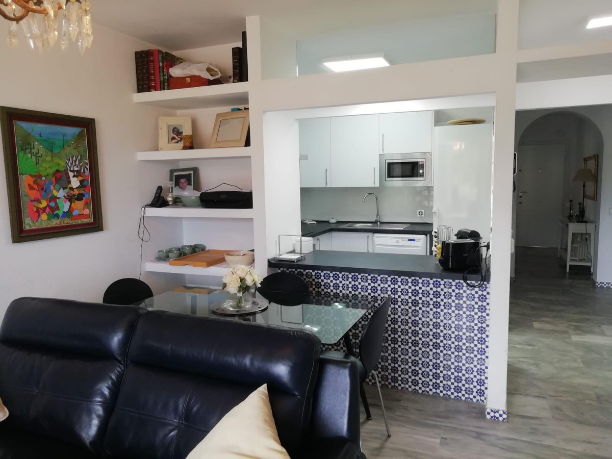 3 Bed Apartment for sale in Fuengirola Costa Del Sol, Málaga, Spain