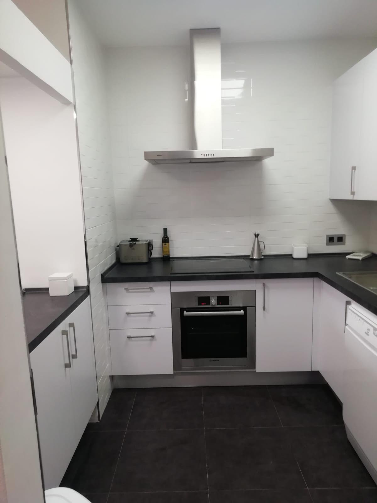 3 Bed Apartment for sale in Fuengirola Costa Del Sol, Málaga, Spain