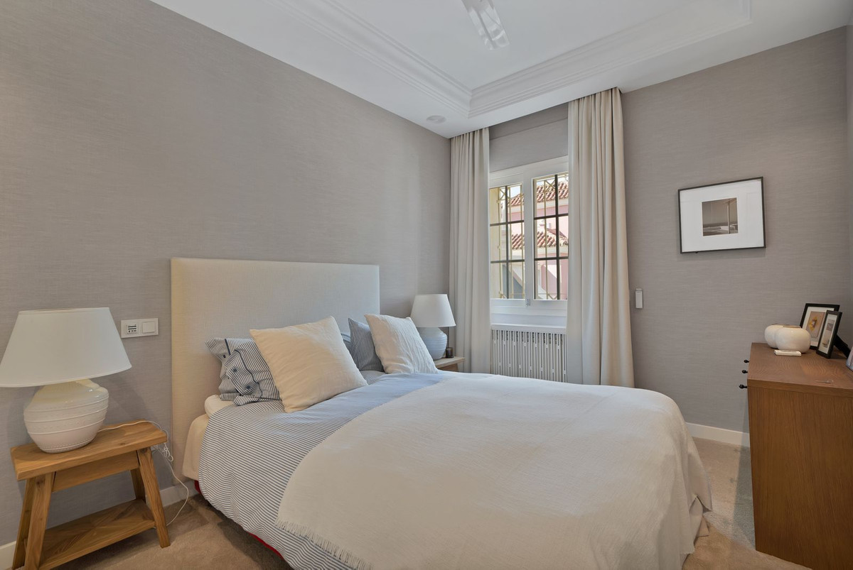 7 Bed Townhouse for sale in Puerto Banús Costa Del Sol, Málaga, Spain
