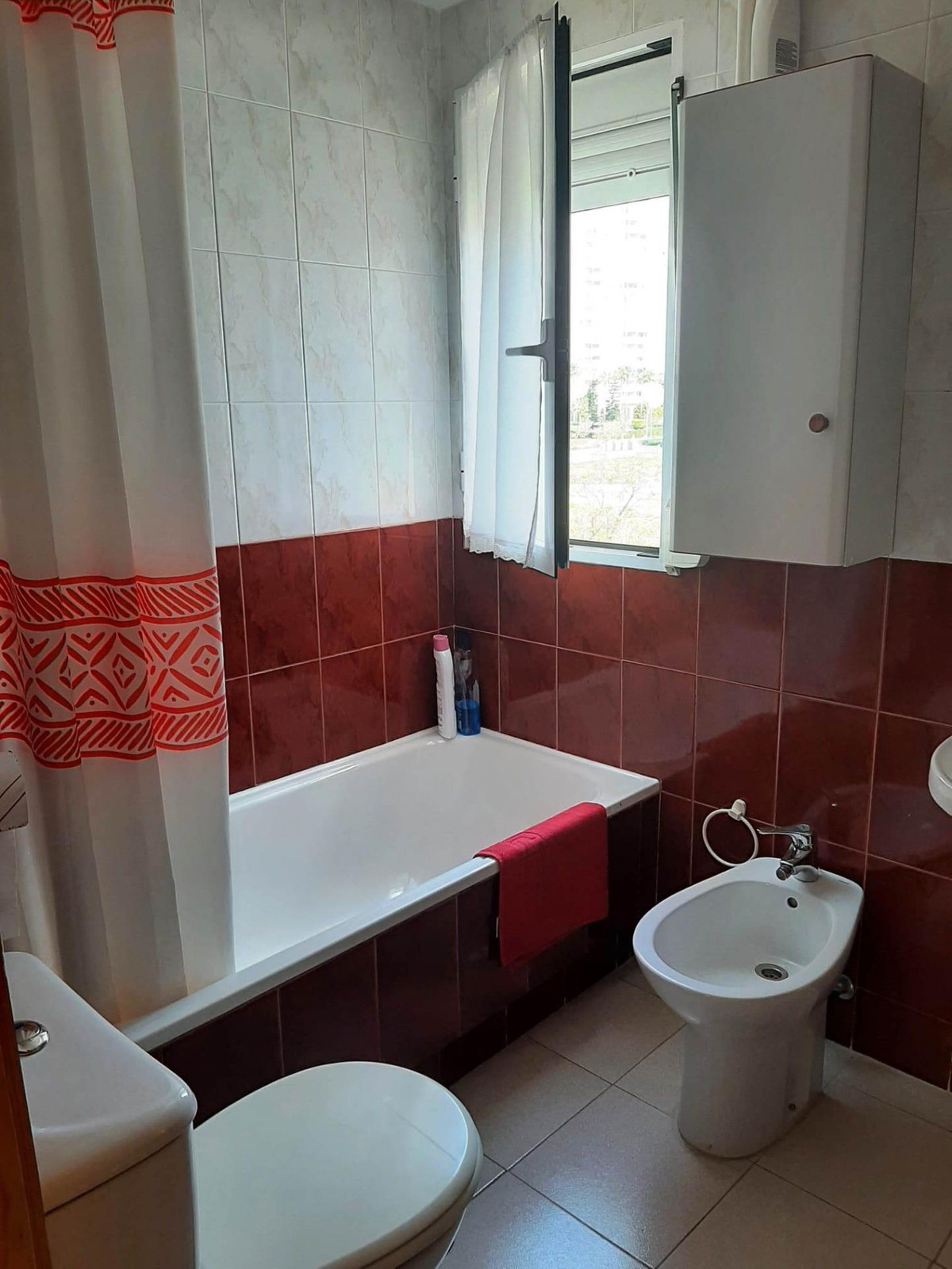 Se vende Apartamento Planta Media de 3 dormitorios en Costa Blanca, Alicante, España