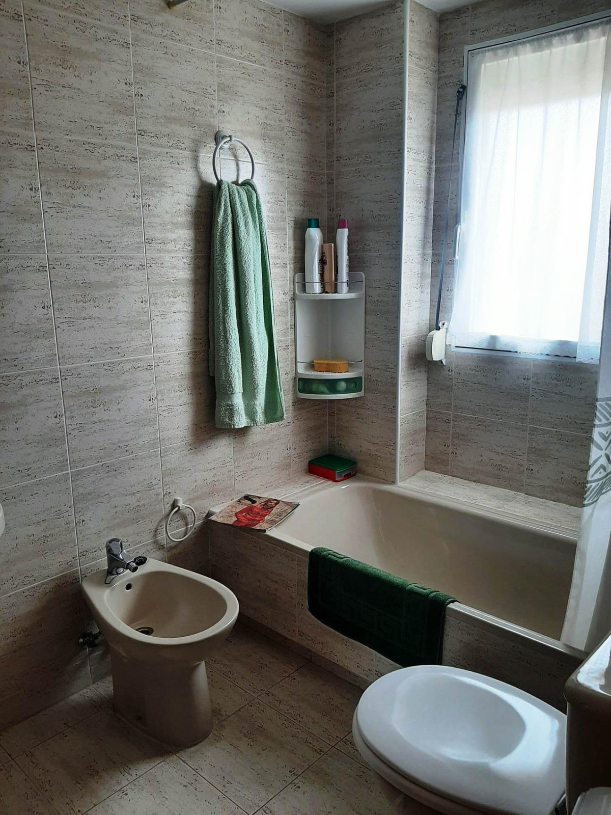 Se vende Apartamento Planta Media de 3 dormitorios en Costa Blanca, Alicante, España