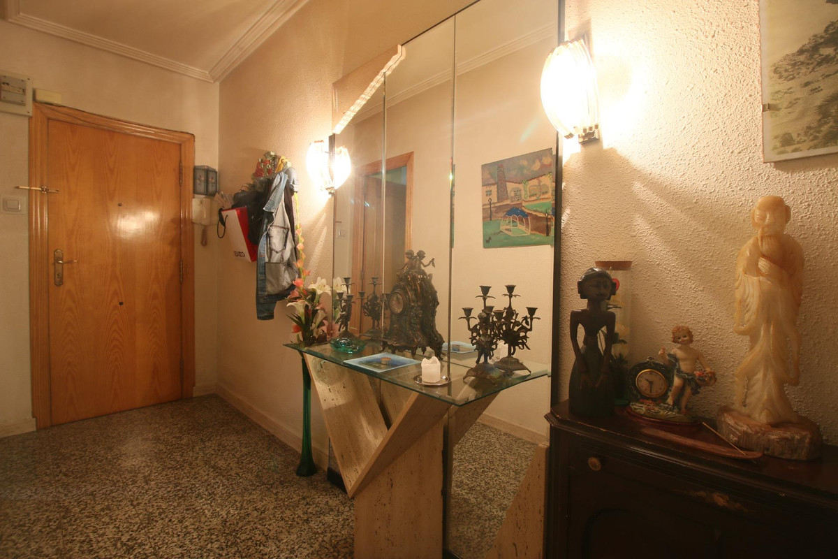 Se vende Apartamento Planta Media de 3 dormitorios en Costa Blanca, Alicante, España