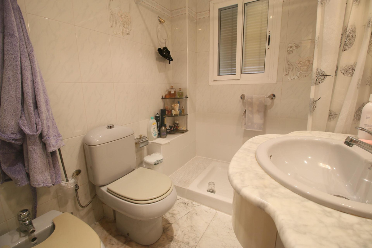 Se vende Apartamento Planta Media de 3 dormitorios en Costa Blanca, Alicante, España