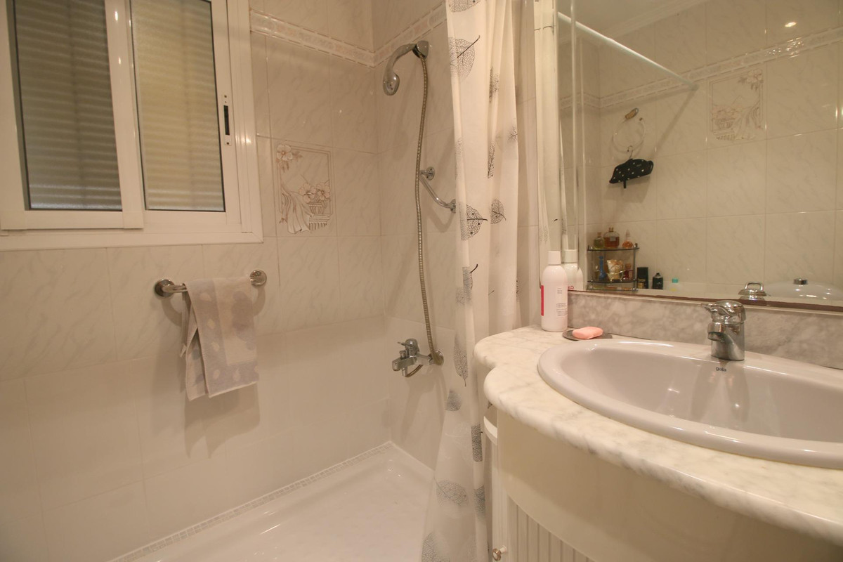 Se vende Apartamento Planta Media de 3 dormitorios en Costa Blanca, Alicante, España