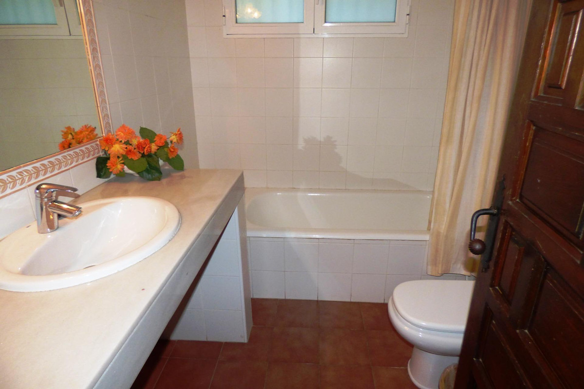 6 Bed Townhouse for sale in Alicante Costa Blanca, Alicante, Spain