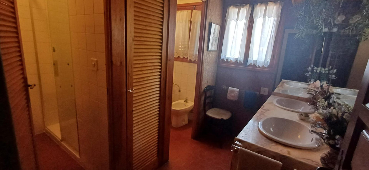 6 Bed Townhouse for sale in Alicante Costa Blanca, Alicante, Spain