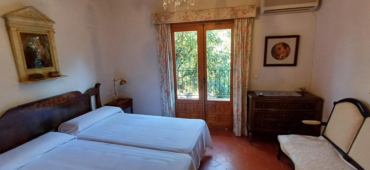 6 Bed Townhouse for sale in Alicante Costa Blanca, Alicante, Spain