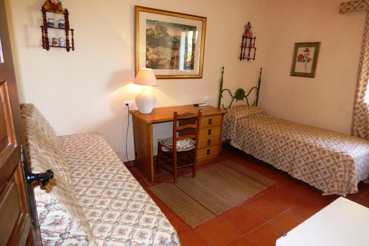 6 Bed Townhouse for sale in Alicante Costa Blanca, Alicante, Spain
