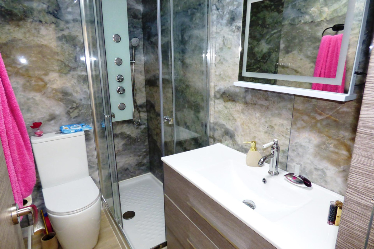 Se vende Estudio Planta Media de 1 dormitorios en Costa Blanca, Alicante, España