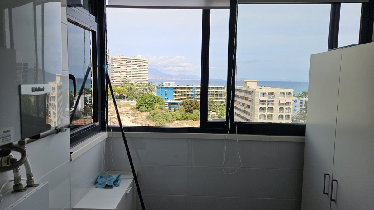 Se vende Apartamento Planta Media de 2 dormitorios en Costa Blanca, Alicante, España