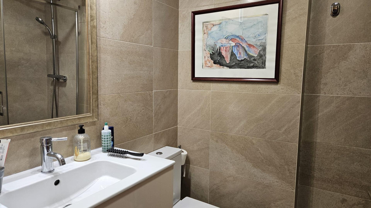 Se vende Apartamento Planta Media de 2 dormitorios en Costa Blanca, Alicante, España