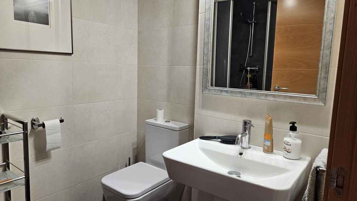 Se vende Apartamento Planta Media de 2 dormitorios en Costa Blanca, Alicante, España