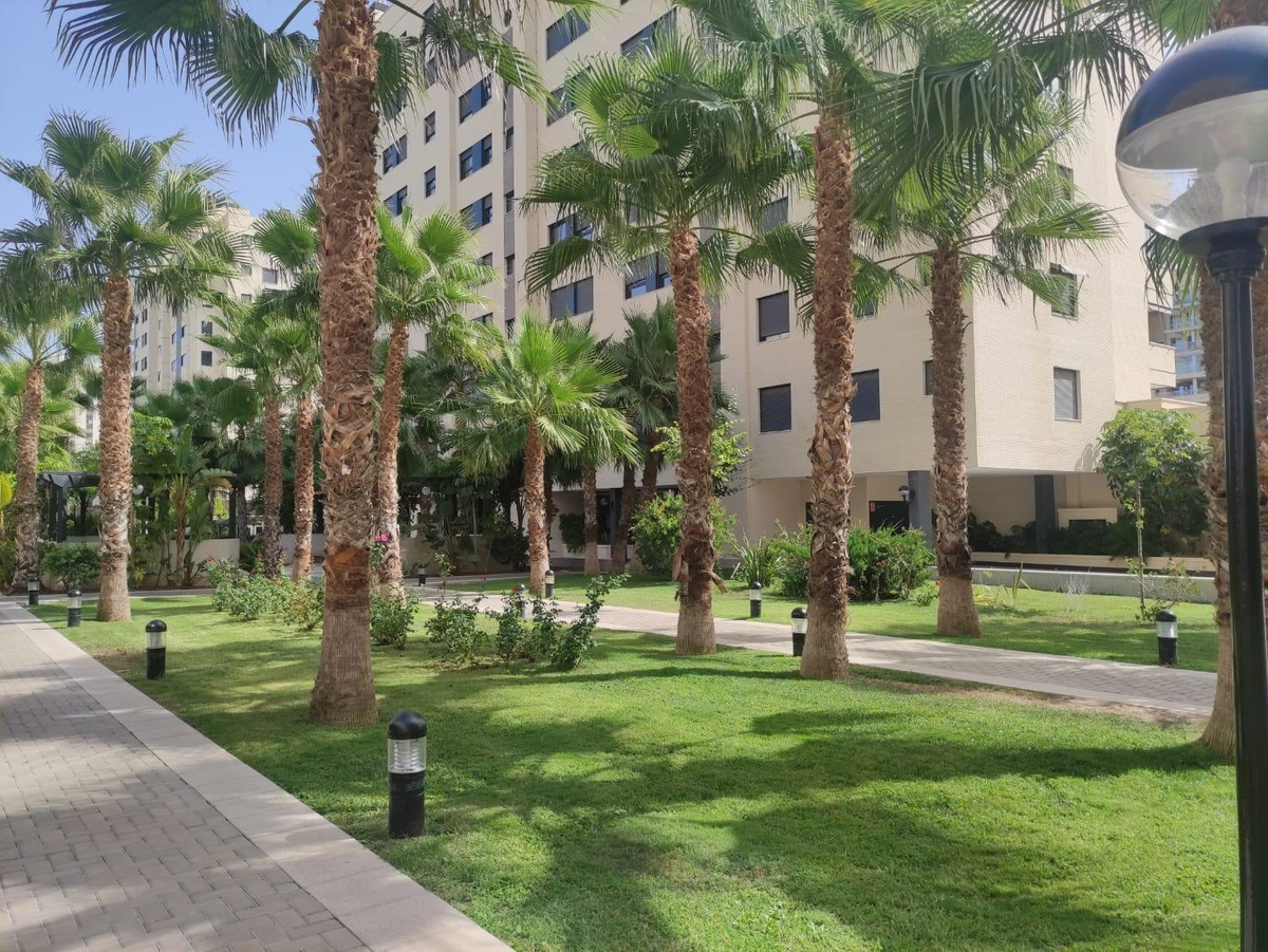 Se vende Apartamento Planta Media de 2 dormitorios en Costa Blanca, Alicante, España