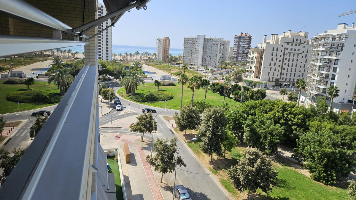 Se vende Apartamento Planta Media de 2 dormitorios en Costa Blanca, Alicante, España