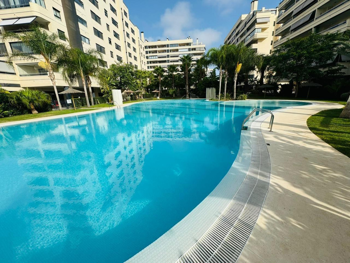 Se vende Apartamento Planta Media de 2 dormitorios en Costa Blanca, Alicante, España