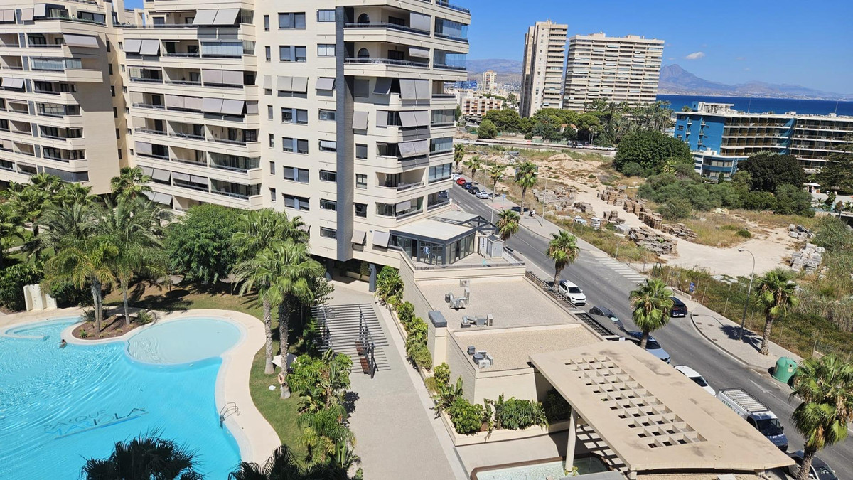 Se vende Apartamento Planta Media de 2 dormitorios en Costa Blanca, Alicante, España