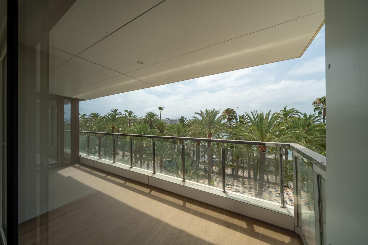 4 Bed Apartment for sale in Alicante Costa Blanca, Alicante, Spain