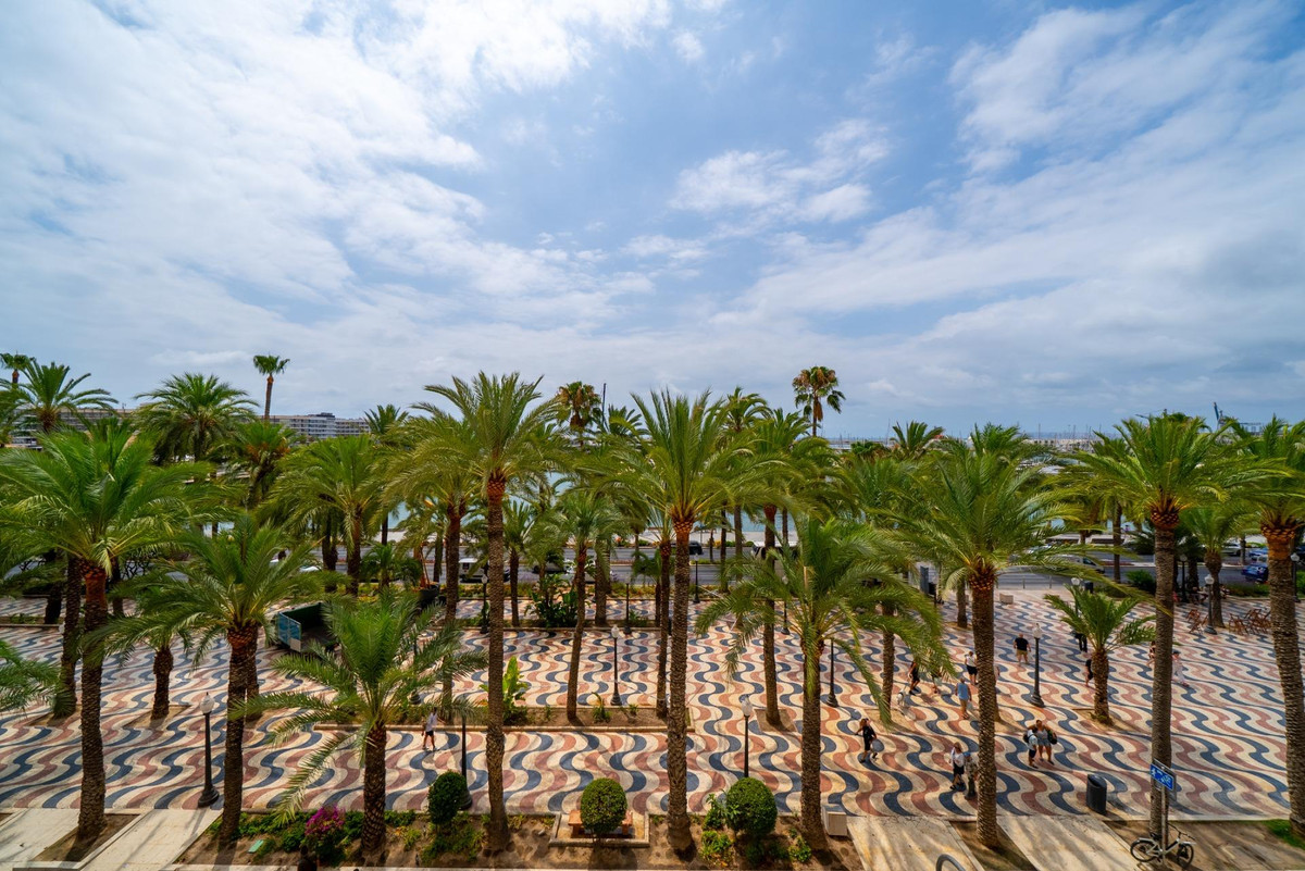 4 Bed Apartment for sale in Alicante Costa Blanca, Alicante, Spain