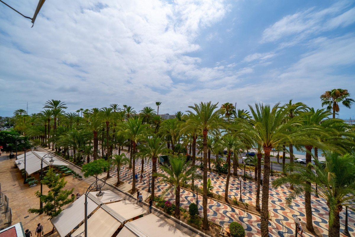 4 Bed Apartment for sale in Alicante Costa Blanca, Alicante, Spain