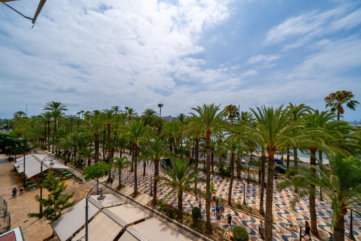 4 Bed Apartment for sale in Alicante Costa Blanca, Alicante, Spain