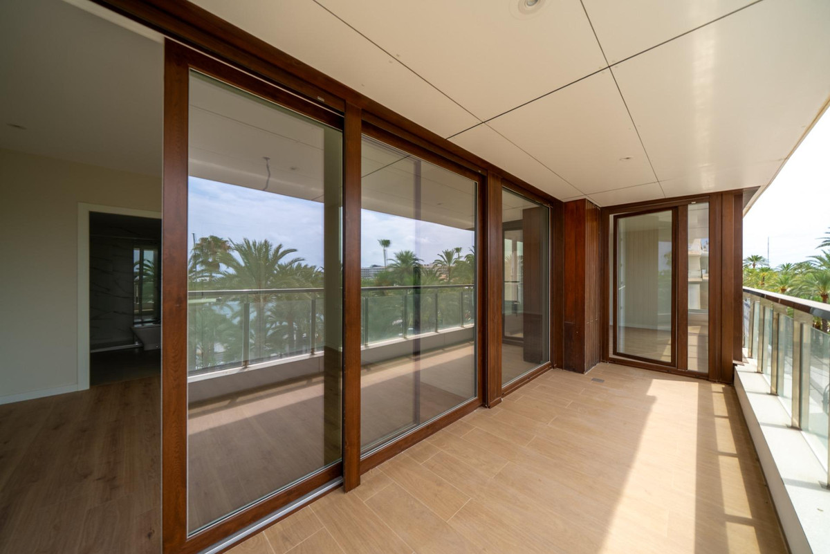 4 Bed Apartment for sale in Alicante Costa Blanca, Alicante, Spain
