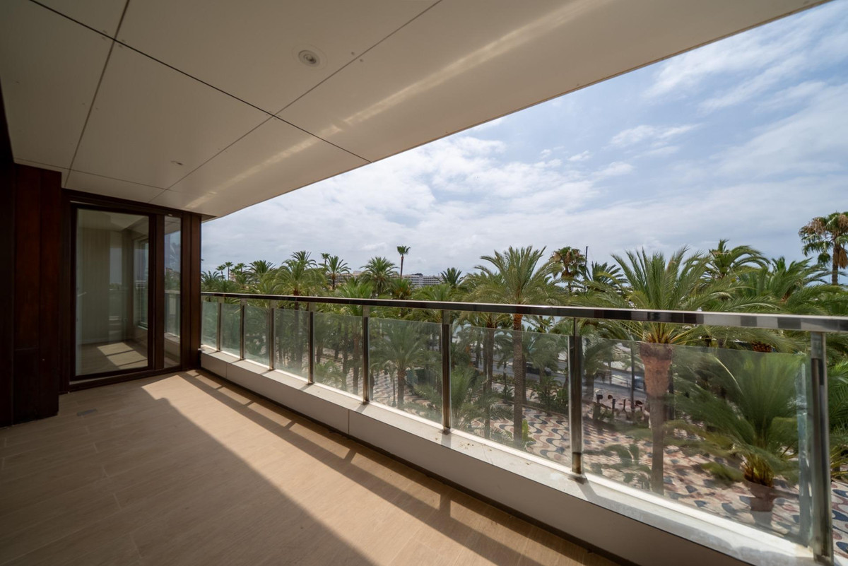 4 Bed Apartment for sale in Alicante Costa Blanca, Alicante, Spain