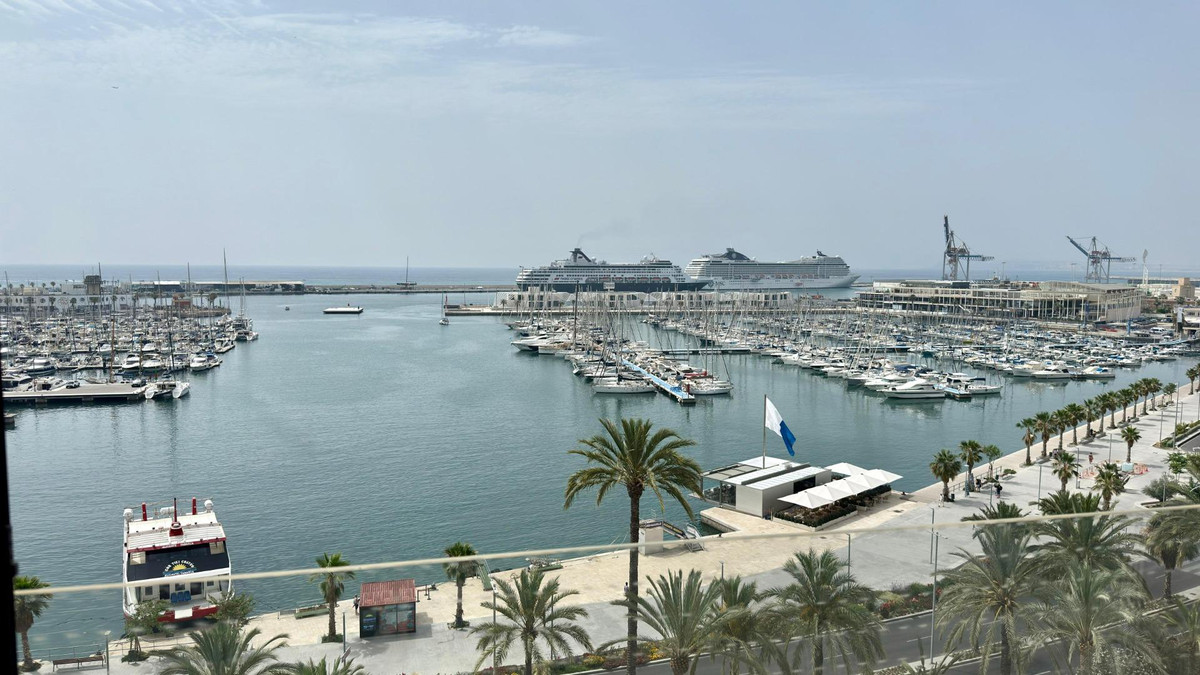 4 Bed Apartment for sale in Alicante Costa Blanca, Alicante, Spain