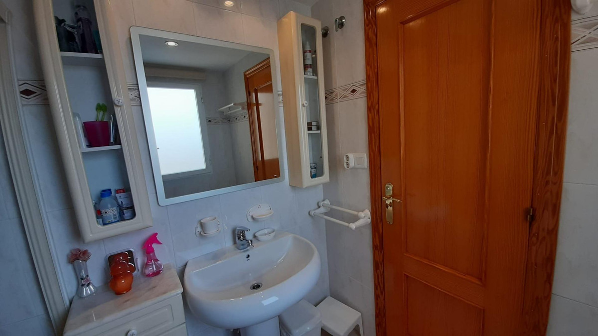 Se vende Apartamento Planta Media de 3 dormitorios en Costa Blanca, Alicante, España