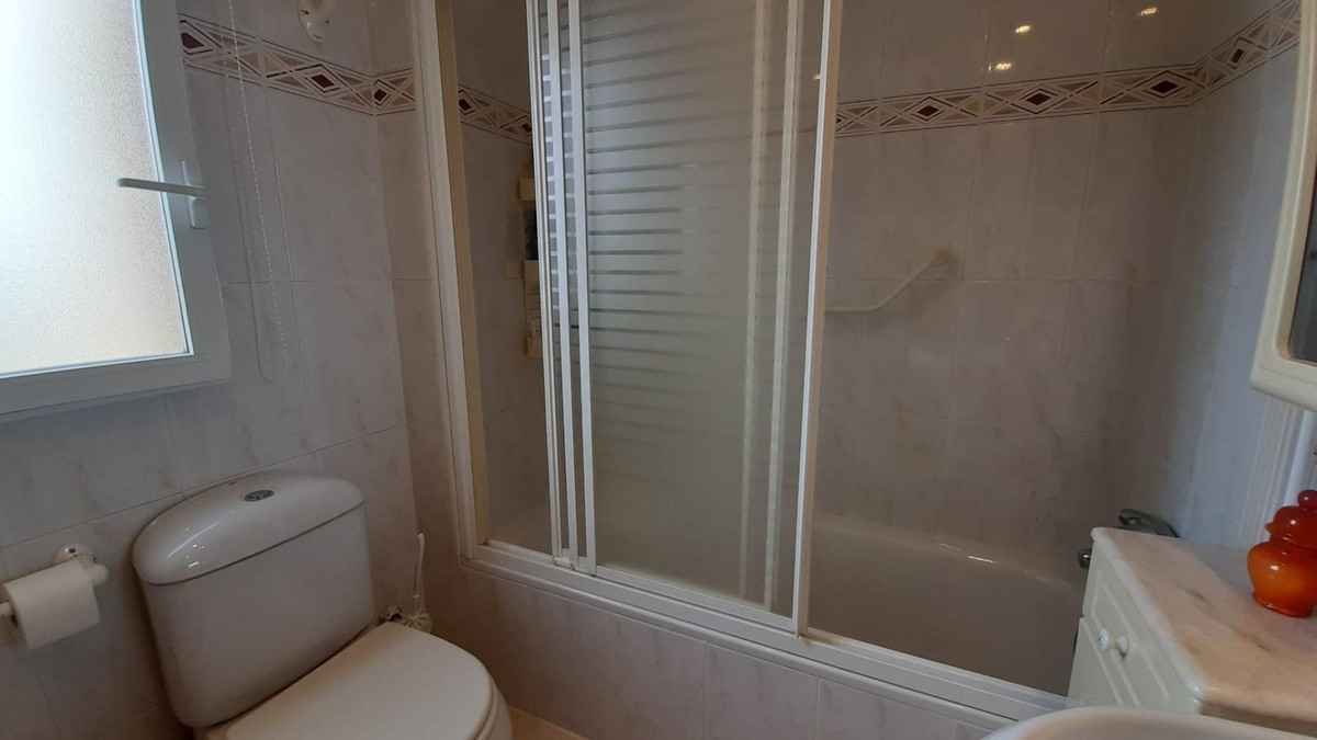 Se vende Apartamento Planta Media de 3 dormitorios en Costa Blanca, Alicante, España