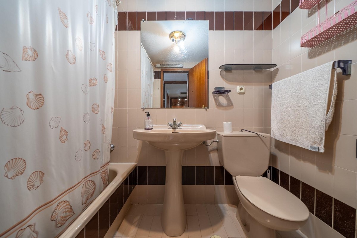 Se vende Apartamento Planta Media de 2 dormitorios en Costa Blanca, Alicante, España