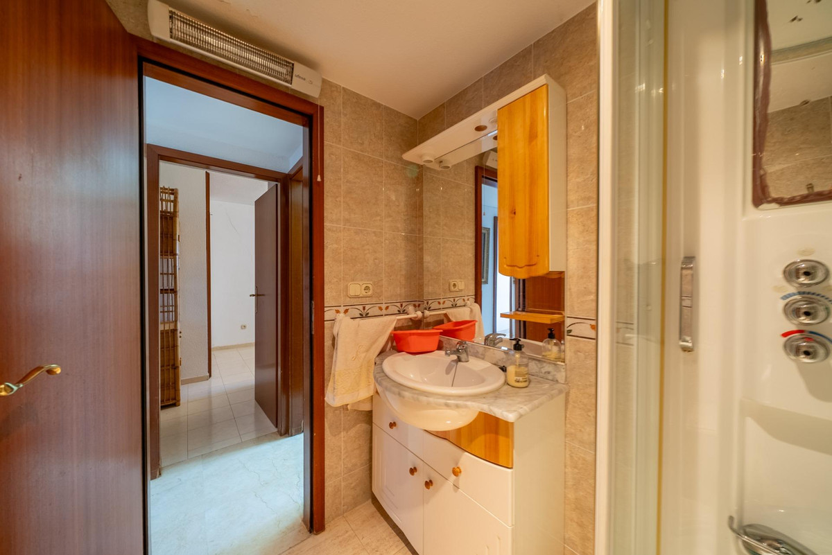 Se vende Apartamento Planta Media de 2 dormitorios en Costa Blanca, Alicante, España