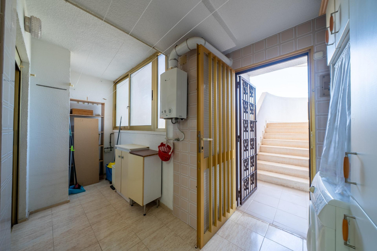 Se vende Apartamento Planta Media de 2 dormitorios en Costa Blanca, Alicante, España