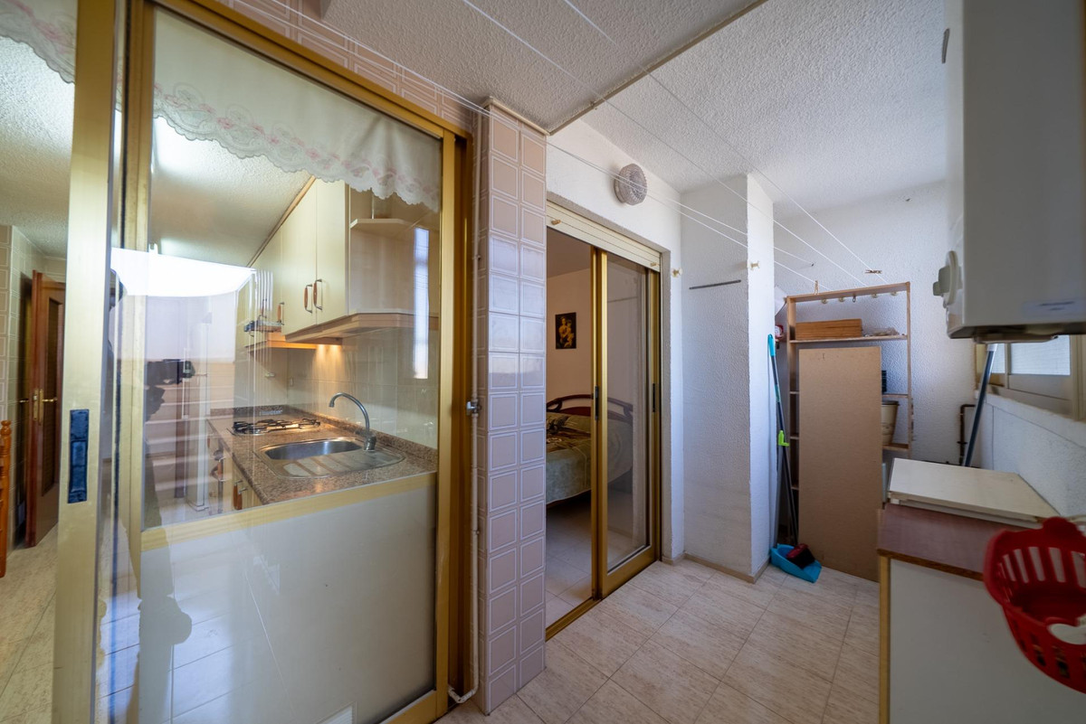 Se vende Apartamento Planta Media de 2 dormitorios en Costa Blanca, Alicante, España