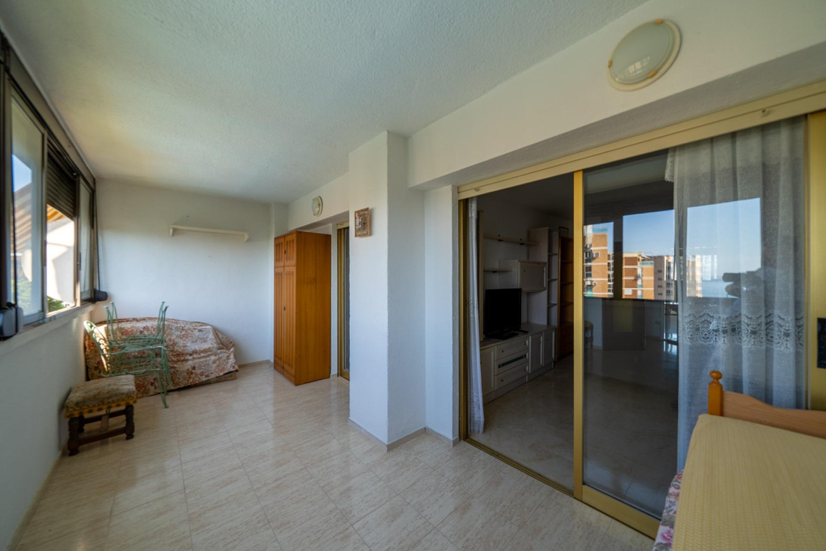 Se vende Apartamento Planta Media de 2 dormitorios en Costa Blanca, Alicante, España