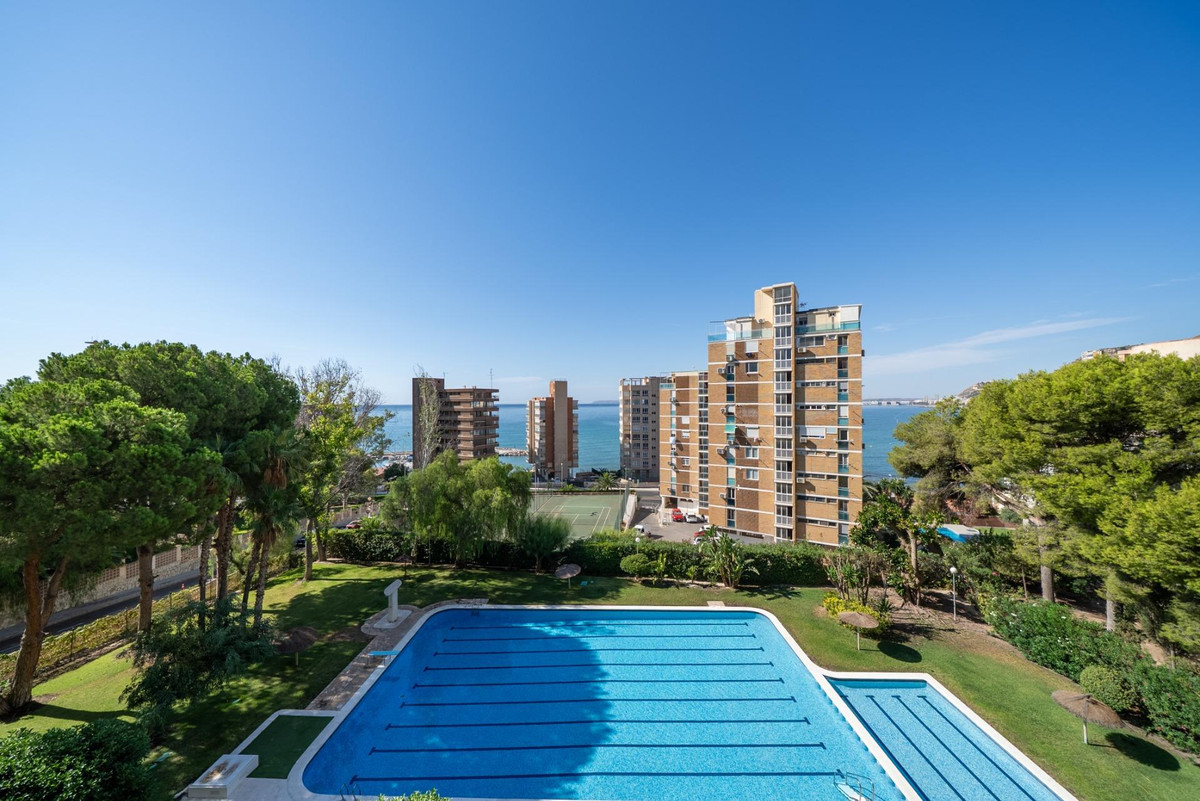 Se vende Apartamento Planta Media de 2 dormitorios en Costa Blanca, Alicante, España