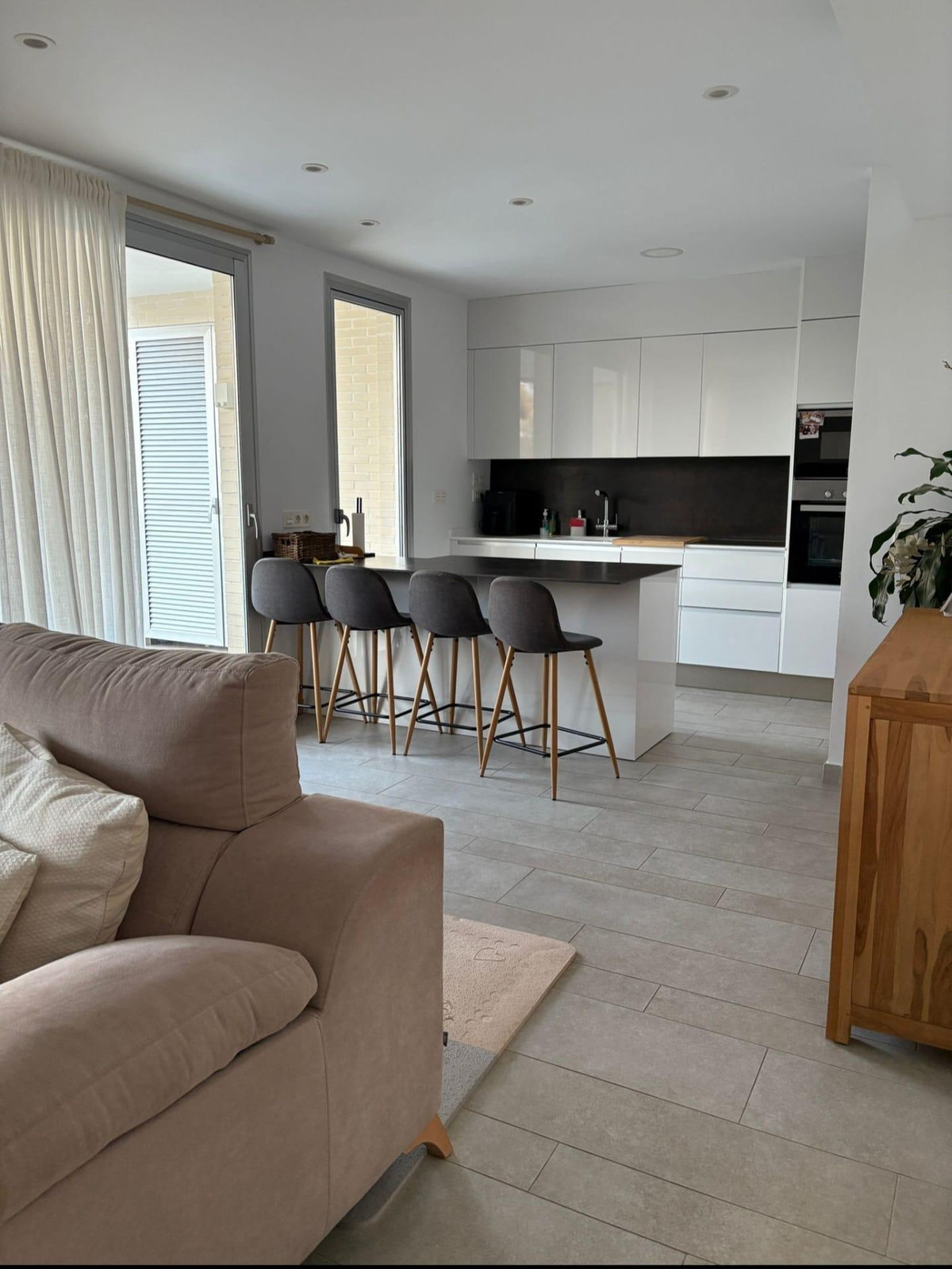 Se vende Apartamento Planta Media de 2 dormitorios en Costa Blanca, Alicante, España