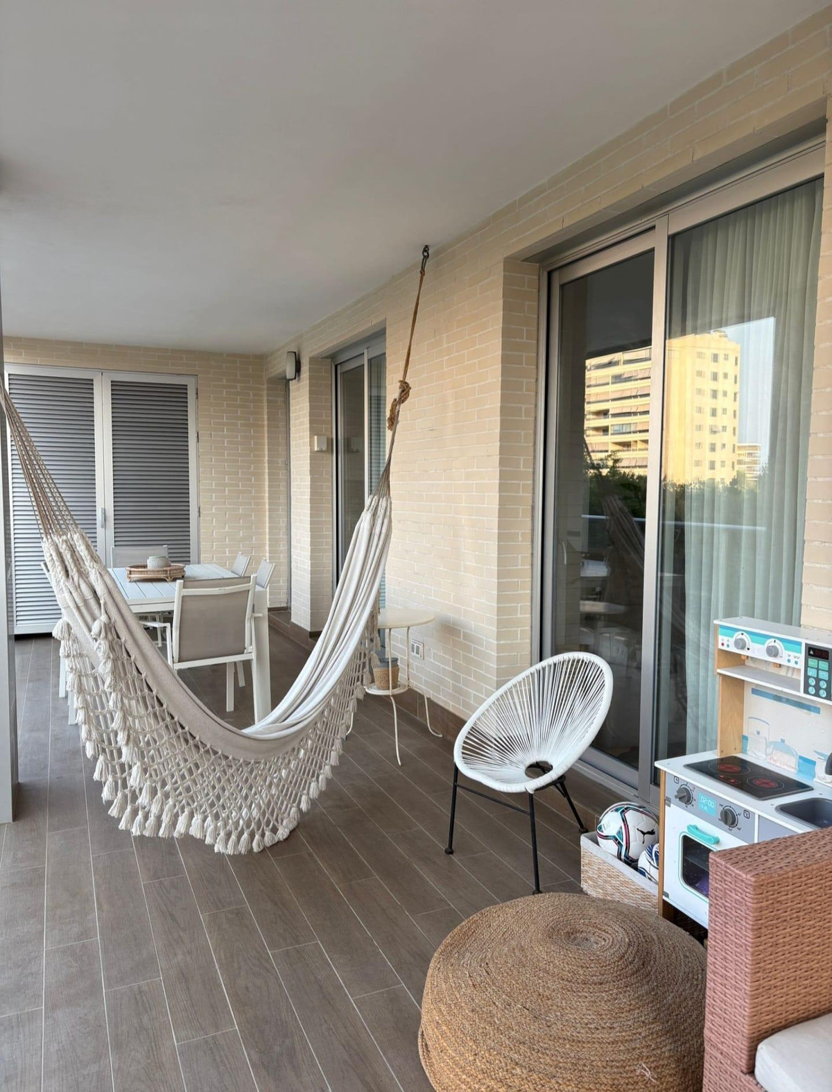 Se vende Apartamento Planta Media de 2 dormitorios en Costa Blanca, Alicante, España