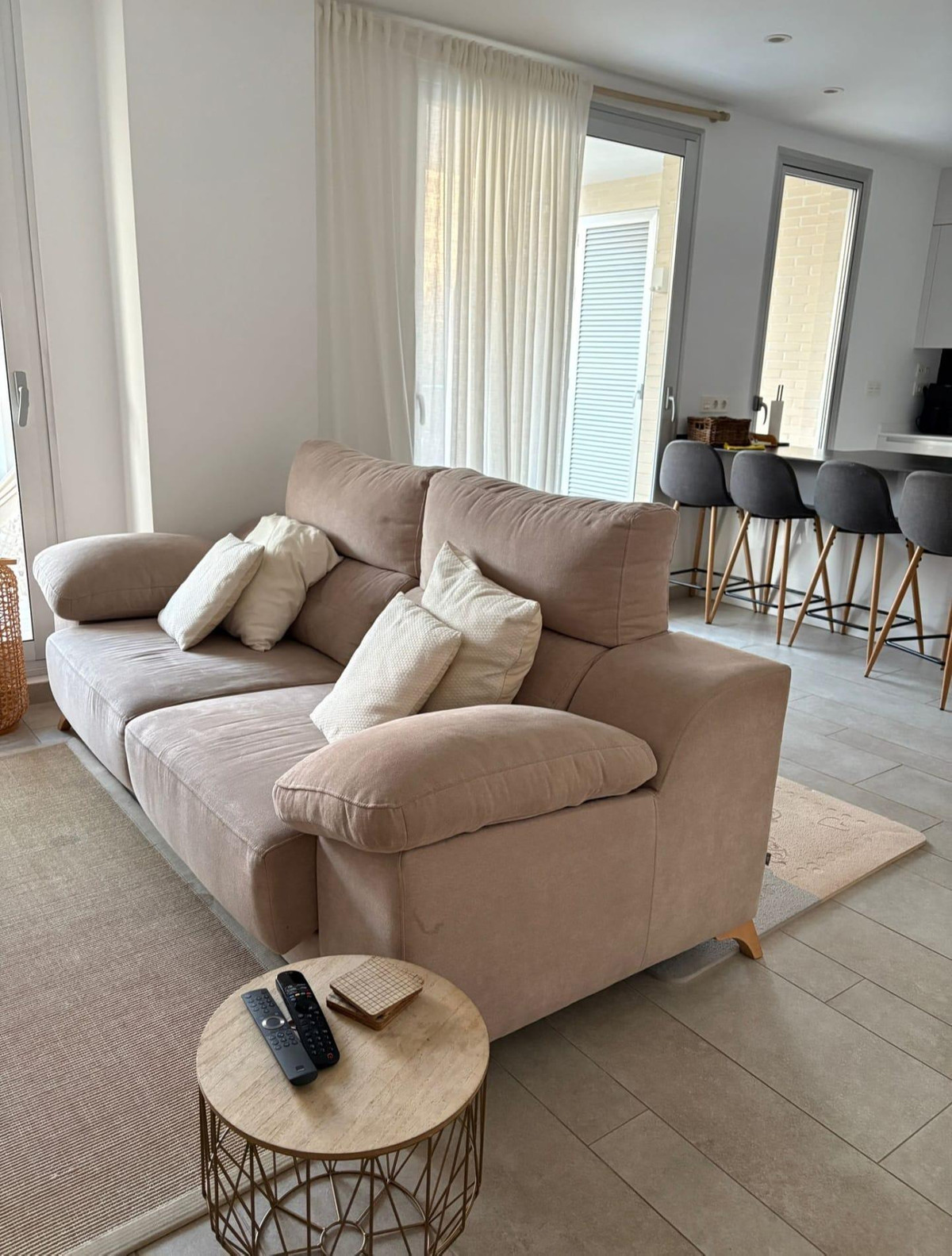 Se vende Apartamento Planta Media de 2 dormitorios en Costa Blanca, Alicante, España